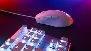 Turtle Beach Pure SEL - Ultra-Light Ergonomic RGB Gaming Mouse, 8K DPI Optical Sensor, Mechanical Switches, Pretension System, Pure PTFE Glides, RGB Illumination – White - Image 7