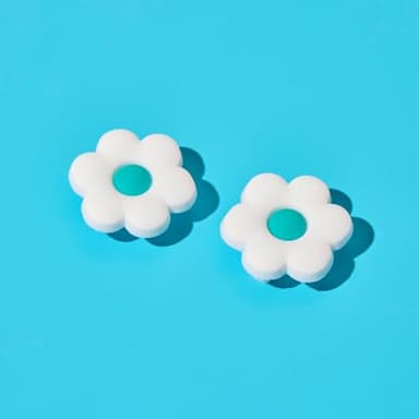 Ten Little Splash Sandal Daisy Charms for Kids, 2-Pack Silicone Shoe Charms for Boys and Girls - Image 2