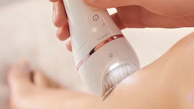 Philips Epilator Series 8000, Wet & Dry, 3-in-1 with Shaver & Trimmer Attachments for Women, 8 Accessories Included, BRE720/14 - Image 10
