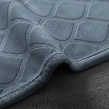 fuguitex Waterproof Dog Blanket Bed Cover Dog Crystal Velvet Moroccan Fuzzy Cozy Plush Pet Blanket Throw Blanket for Couch Sofa - Image 3