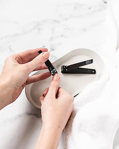 Amazon Basics Toenail Clipper and Fingernail Clipper Set, Black - Image 5