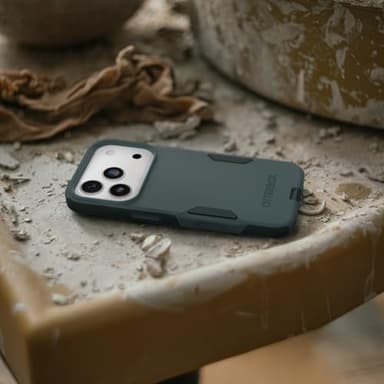 OtterBox iPhone 17 Pro Max Commuter Series Case - Black - Image 5