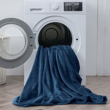 BEDELITE Flannel Sheets King Size Navy - Super Soft Fleece Sheets Set Fluffy Extra Plush, 4 Piece(Include Fitted Sheet, Flat Sheet, 2 Pillowcases) - Image 8