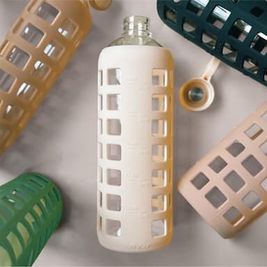 purifyou 40oz / 32oz / 22oz / 12oz Borosilicate Glass Water Bottle with Time & Volume Markers, Silicone Sleeve, Stainless Steel Lid | Reusable Glass Bottle for Water & Juice (32oz Pearled Ivory) - Image 7