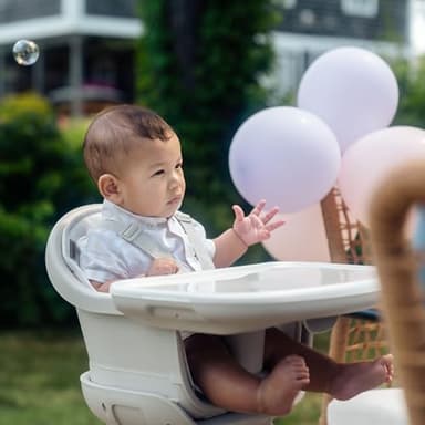 Maxi-Cosi Moa 8-in-1 High Chairs for Babies and Toddlers, Machine Washable Infant High Chair, Compact, Convertible High Chair Lightweight Design, Classic Green - Image 2