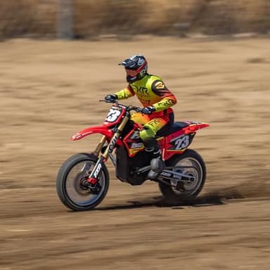 Losi RC Motorcycle Promoto-MX 1/4 Motorcycle Ready-to-Run Battery and Charger Not Included FXR LOS06000T1 Red - Image 2