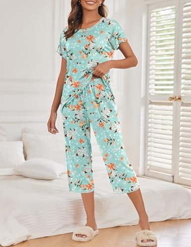 Ekouaer Women's Capri Pajama Sets Floral Print Short Sleeve Sleepwear Top and Capri Pants 2 Piece Loungewear with Pockets Green Flowers XL - Image 2