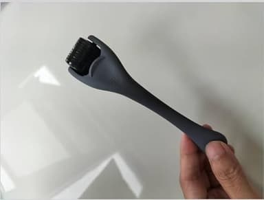 ROSELYNBOUTIQUE Derma Roller for Hair Beard Facial Skin Face 540 Microneedles At-Home Beauty Instrument White Holiday Gift for Men Women - Image 14