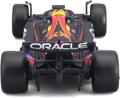 Maisto 1:43 Race Oracle Red Bull Racing RB18 (2022) w/Driver: Verstappen #1 - Image 4