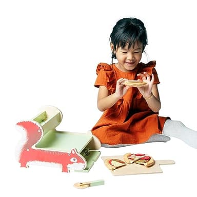 Manhattan Toy Nutty Squirrel Pizzeria Toddler & Kids Pretend Play Cooking Toy Set - Image 7