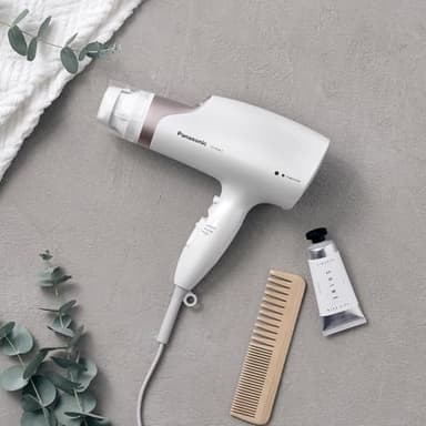 Panasonic Nanoe Salon Hair Dryer with Oscillating QuickDry Nozzle, Diffuser and Concentrator Attachments, 3 Speed Heat Settings for Easy Styling and Healthy Hair - EH-NA67-W (White) - Image 9