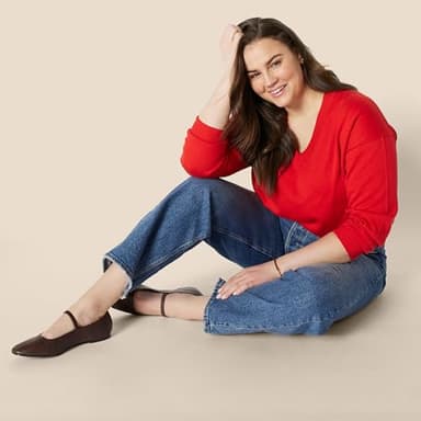 Amazon Essentials Women's Relaxed-Fit Lightweight V-Neck Cropped Sweater, Bright Poppy Red, Medium - Image 6