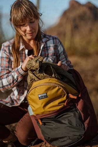 Eddie Bauer 26L Venture Backpack, Hydration and Laptop Compatible Daypack, Redwood and Antique Gold - Image 2