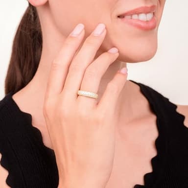Amazon Essentials Cubic Zirconia Classic Pave Eternity Ring in Yellow 18K Gold Plated Sterling Silver, Yellow, 7 - Image 5