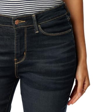 Levi's Women's Size Mid-Rise Bermuda Shorts Stretch Denim (Standard and Plus), Stormy Sky, 22 - Image 4