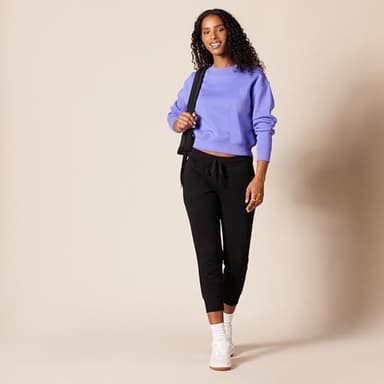 Amazon Essentials Women's Fleece Capri Jogger Sweatpant (Available in Plus Size), Black, Small - Image 5