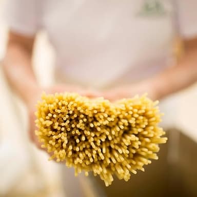 Rustichella d'Abruzzo Paccheri Pasta - 500g Classic Durum Wheat Large Tube Pasta - Perfect for Hearty Sauces - Cooks in 13-15 Minutes - Authentic Italian Flavor - Image 4