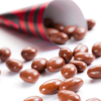 Yupik 60% Dark Chocolate Covered Almonds, 2.2 lb (35.2 oz), Kosher, Whole Nuts, Almonds Dipped in Chocolate, Crunchy & Smooth, Dark Chocolate Candy, Classic Sweet Snacks - Image 6