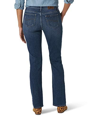 Lee Women's Legendary Mid Rise Straight Leg Jean Seattle 4 Short - Image 3