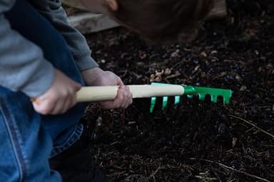 JustForKids Kids Garden Tool Set Toy, Rake, Spade, Hoe and Leaf Rake, reduced size , made of sturdy steel heads and real wood handle, 4-Piece, Multicolored, 5yr+ - Image 15