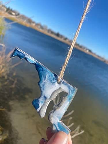 Maryland Holiday Ornament, Handmade Resin Art is One of A Kind, State Christmas Ornament With Real Sand And Ocean Waves - Image 3