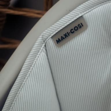 Maxi-Cosi Moa 8-in-1 High Chairs for Babies and Toddlers, Machine Washable Infant High Chair, Compact, Convertible High Chair Lightweight Design, Classic Green - Image 10