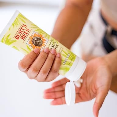 Burt's Bees After Sun Lotion with Hydrating Aloe Vera & Coconut Oil - Summer Essentials, Sunburn Relief, Natural After Sun Soother, 6 oz - Image 2