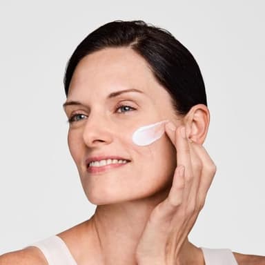 Estée Lauder DayWear Multi-Protection Anti-Oxidant 24H-Moisture Cream SPF 15 | Anti-Aging Moisturizer | Face Cream for Normal/Combination Skin, 1.7 Ounce - Image 2