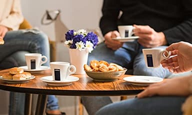 Lavazza BLUE Classy Mini Single Serve Espresso Coffee Machine LB 300, 5.3" x 13" x 10.2" 2 Coffee selections: simple touch controls, 1 programmable free dose and 1 pre-set - Image 4