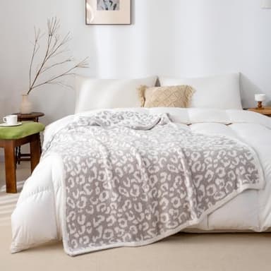 Mokoya Twin/Twin XL Blanket for Bed, Soft Large Cheetah Print Throw 70"x80", Big Cozy Bed Blanket, Reversible Aesthetic Bedding, Leopard Bed Spread, Gifts for Women, Mom, Girls, Grey - Image 3