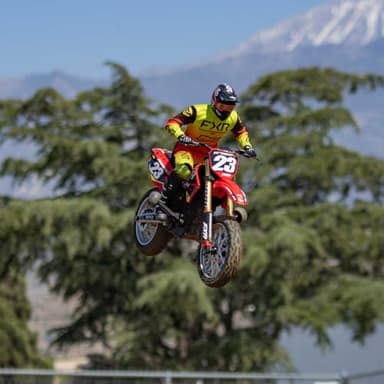 Losi RC Motorcycle Promoto-MX 1/4 Motorcycle Ready-to-Run Battery and Charger Not Included FXR LOS06000T1 Red - Image 5