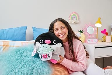 Snackles Series 2 Shrimp & Pringles 14 Inch Plush by ZURU, Ultra Soft Plush, Collectible Plush with Real Licensed Brands, Stuffed Animal, Giftable - Image 7