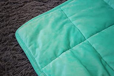 ALANSMA Reversible Weighted Blanket for All Season, Luxury Velvet, Warm and Cool, Adult 15Lb Green Weighted Blanket, Enjoy Sleeping Anywhere(Light Green,60"x80" 15lbs) - Image 6