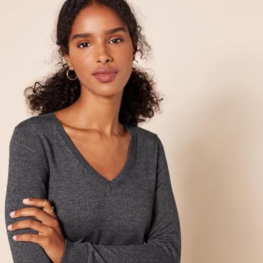 Amazon Essentials Women's Regular-Fit Lightweight Long-Sleeve V-Neck Sweater (Available in Plus Size), Charcoal Heather, 2X - Image 4