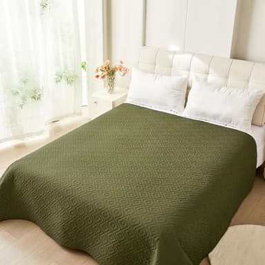 hyha Waterproof Dog Blanket, Soft Pet Bed Blankets, Waterproof Sofa Couch Cover for Dogs Washable, Reversible Pet Couch Covers for Sofa Furniture (82x82 Inch, Green/Navy Blue) - Image 8