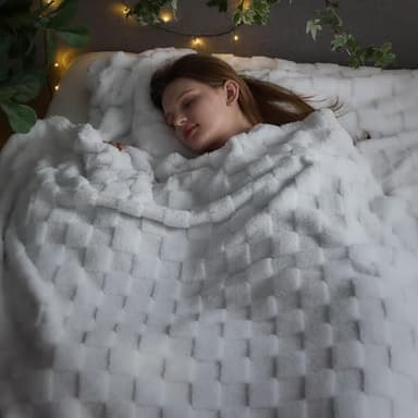 NEWCOSPLAY Super Soft King Blanket White Premium Silky Flannel Fleece 3D Checkered Lightweight Bed Blanket All Season Use (White Checkered, King(90"x110")) - Image 2