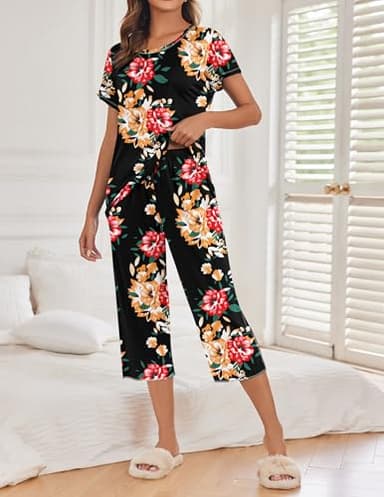 Ekouaer 2 Pack: Women's Pajamas Short Sleeve Sleepwear Tops and Capri Pants Pjs Print Pajama Sets Red Flowers Black M - Image 3