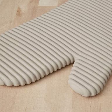 KITCHENAID Ribbed Soft Silicone Oven Mitt 2-Pack Set, 7.5"x13", Milkshake - Image 3