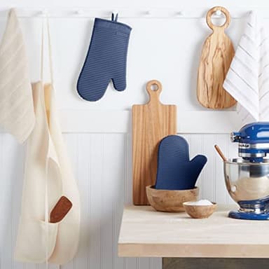 KitchenAid Ribbed Soft Silicone Oven Mitt Set, Blue Willow 2 Count , 7.5"x13" - Image 2
