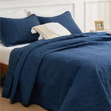 Bedsure King Size Quilt Bedding Set - Soft Ultrasonic King Bedspread - Navy Coverlet Quilted Bedding - Lightweight Comforter Set for All Seasons (Includes 2 Pillow Shams) - Image 2