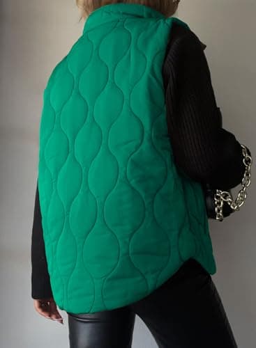 EVALESS Fall Winter 2025 Clothes for Women Cropped Puffer Vest Lightweight Quilted Stand Collar Sleeveless Jackets Warm Button Zip Up Coat Outerwear Gilet with Pockets Green Large - Image 4