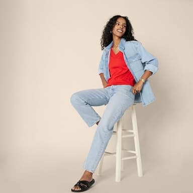 Amazon Essentials Women's Relaxed-Fit Lightweight V-Neck Cropped Sweater, Bright Poppy Red, Medium - Image 4