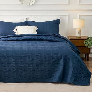 Bedsure King Size Quilt Bedding Set - Soft Ultrasonic King Bedspread - Navy Coverlet Quilted Bedding - Lightweight Comforter Set for All Seasons (Includes 2 Pillow Shams) - Image 1