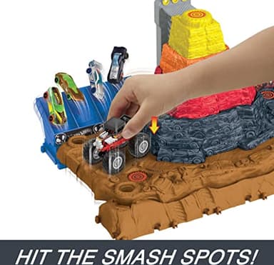 Hot Wheels Monster Trucks Playset & Toy Truck, Arena Smashers Bone Shaker Ultimate Crush Yard, Exclusive 1:64 Scale Bone Shaker & 3 Crushable Cars - Image 5