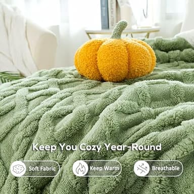 PU MEI Sherpa Throw Blanket for Couch Sofa 80”*60”- Fleece Tufted Fuzzy Soft Cozy Blanket for Bed, Thick Warm Blanket for All Seasons, (Sage Green, 60"*80") - Image 2