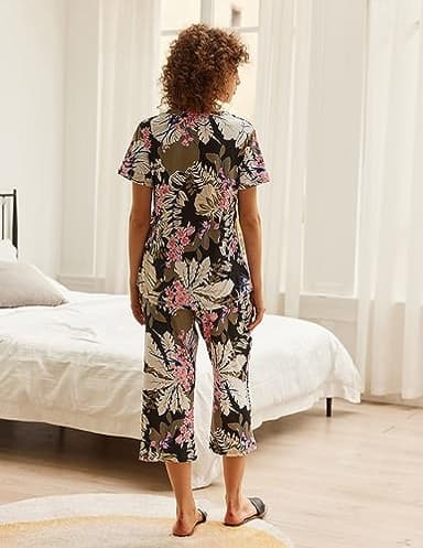 Ekouaer Women's Sleepwear Capri Pajama Sets Short Sleeve Two-Piece Pjs V Neck Tops & Capri Pants with Pockets S-3XL - Image 7