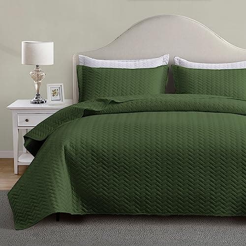 Maple&Stone Quilt Set Queen Size, Lightweight Olive Green Bedspread Ultrasonic Chevron Pattern Light Coverlet for All Season Comforter Bedding Decor - 3 Piece Full Bed Cover Sets - Image 1