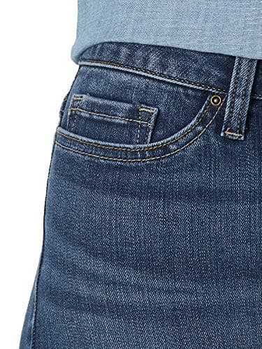 Lee Women's Legendary Mid Rise Straight Leg Jean Seattle 4 Short - Image 4