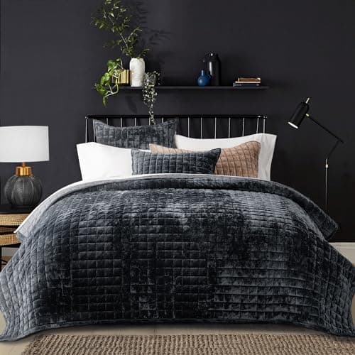 RECYCO Luxury Velvet Quilt Set King Size Bedding Sets, Ultra Soft Velvet Comforter Set, Lightweight Channel Box Stitch Oversized Bedspread Coverlet for All Season, with 2 Shams, Black - Image 1