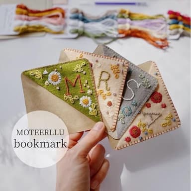 MOTEERLLU Personalized Hand Embroidered Corner Bookmark,Felt Triangle Page Stitched Handmade Bookmark,Unique Cute Flower Letter Embroidery Bookmarks Accessories for Book Lovers - Image 2